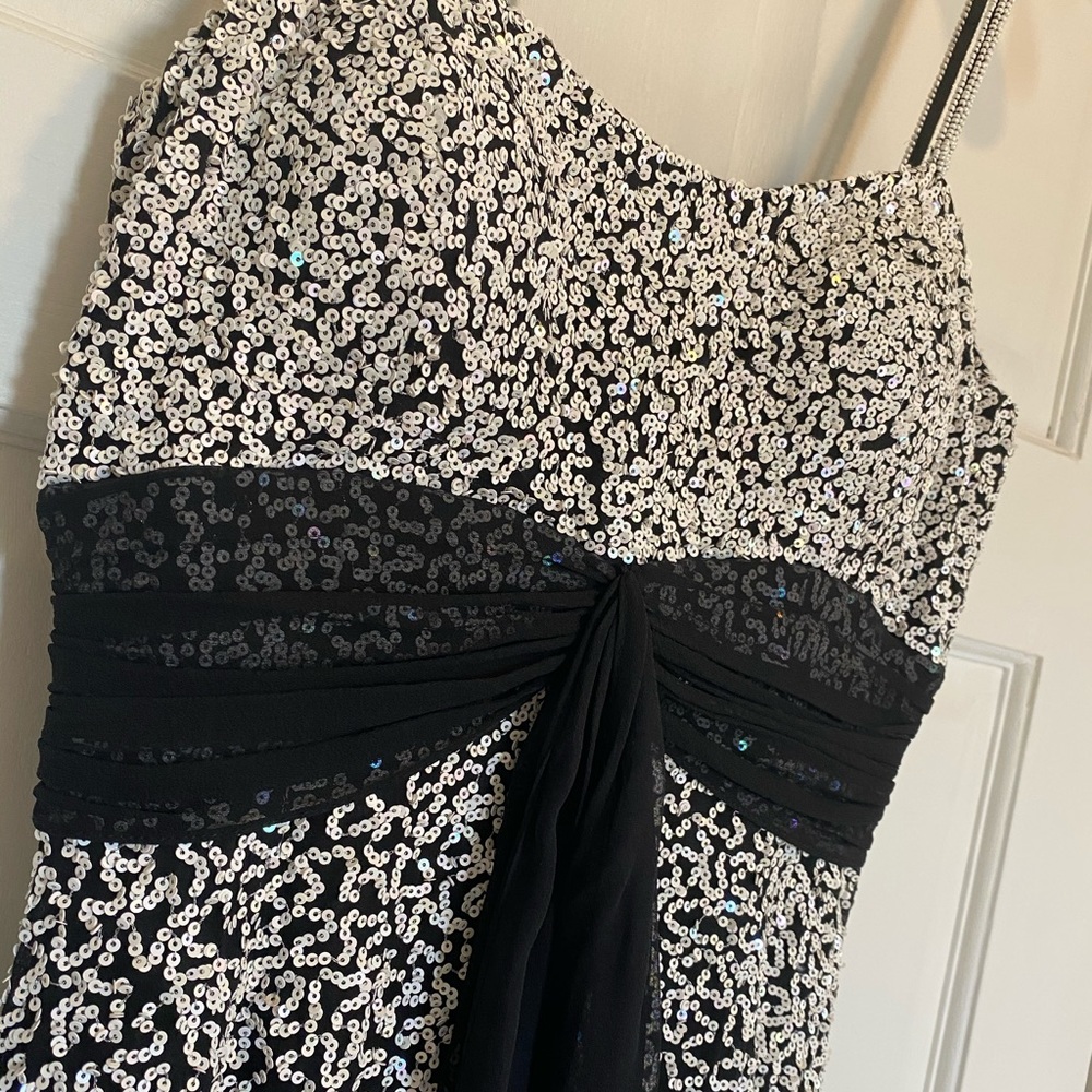 Scala Dress - Picture 2 of 6